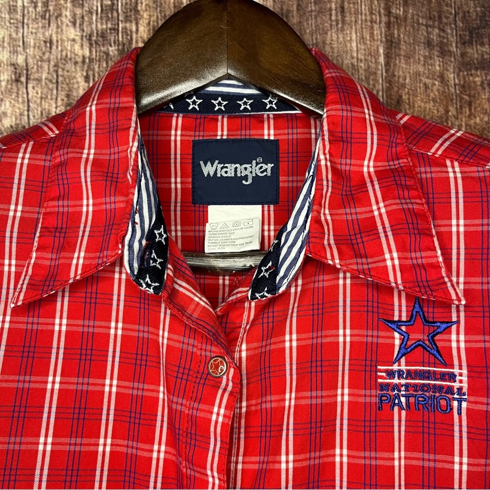 Wrangler button shirt - Picture 2 of 8